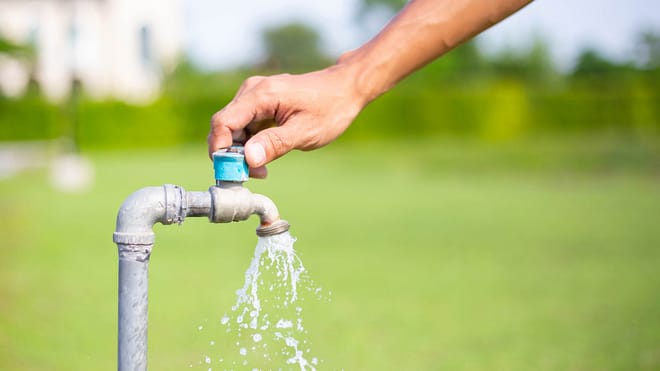 La consommation d'eau potable aurait baissé de 3 à 4 % en France en 2023